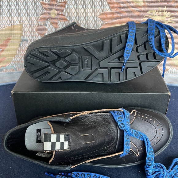 Vans WMNS Th Sk8-Boot Lx
(Leather) Black
VN0A4UWQL3A
Sneakers G - Picture 5 of 16